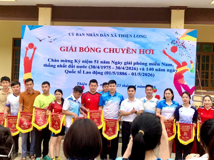 Kinh tế - Chính trị