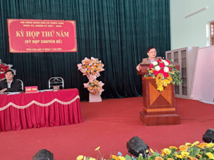 Kinh tế - Chính trị